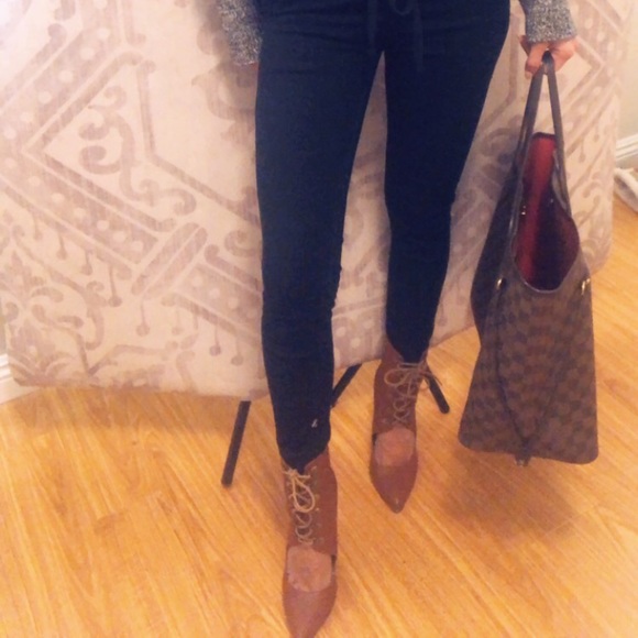 Michael Antonio Tie up booties - Picture 2 of 8